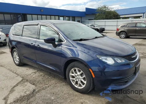 2017 Chrysler Pacifica Touring z USA, uszkodzony, nr VIN 2C4RC1DG7HR515705